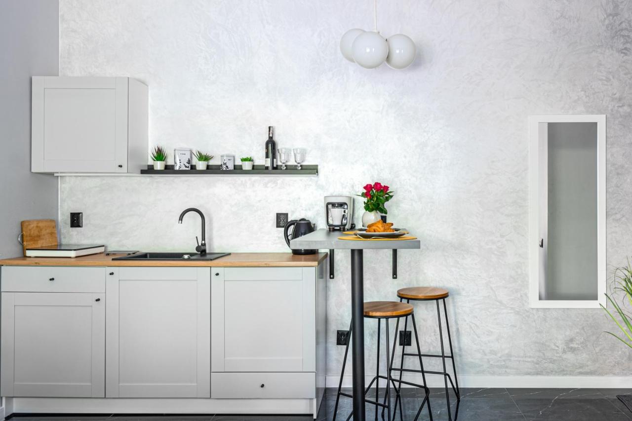 ורשה Stylish Studio In The Heart Of The City. מראה חיצוני תמונה