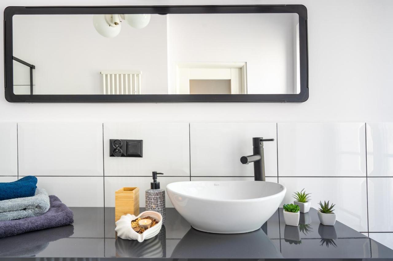 ורשה Stylish Studio In The Heart Of The City. מראה חיצוני תמונה
